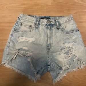 Aeropostale light wash size 6 high rise shorty shorts